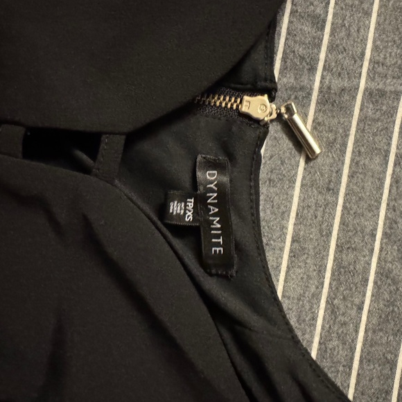 Black Fitted crop top - Picture 3 of 3